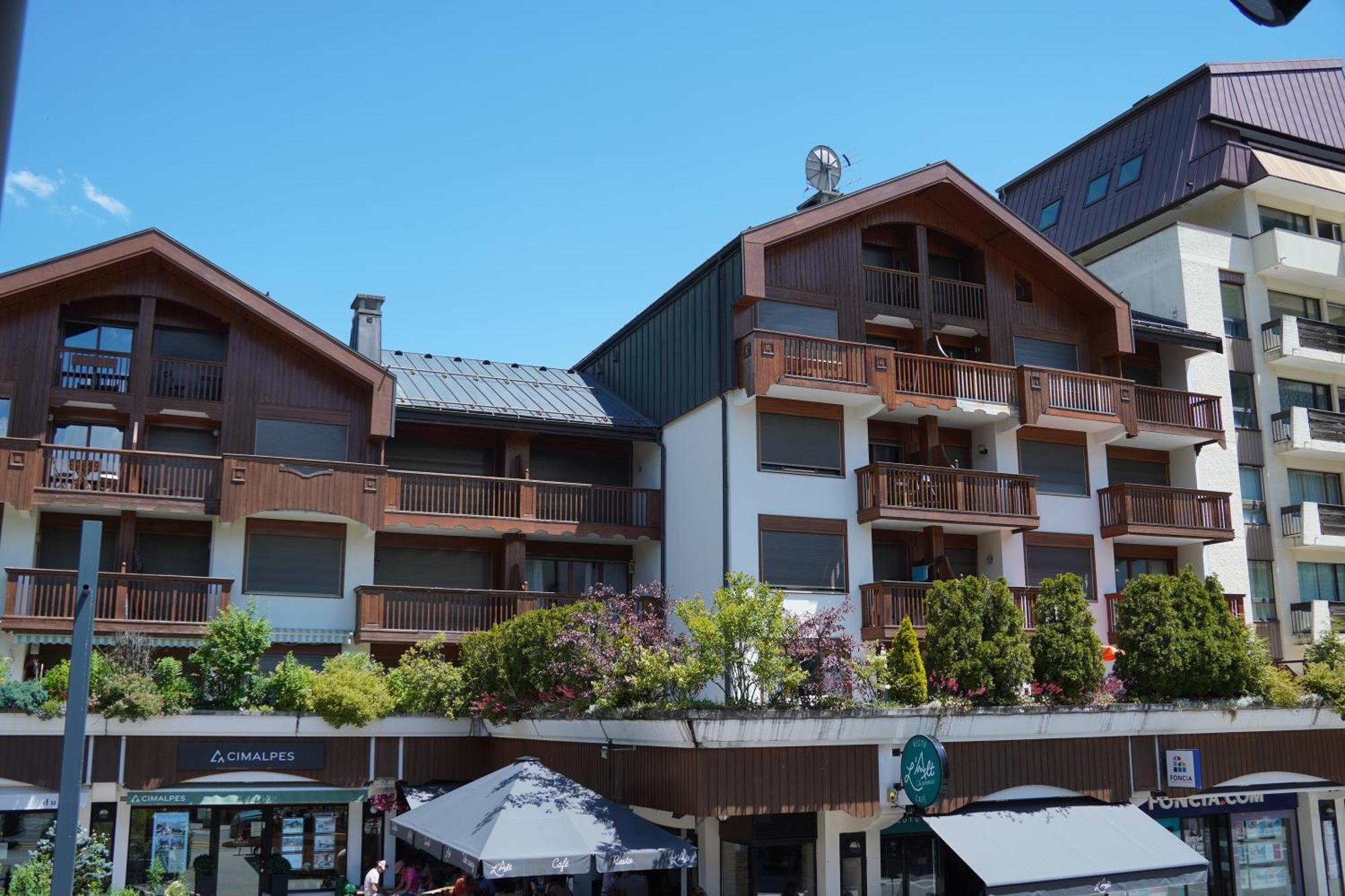 Duplex Aiguille Du Midi Large Terrasse - Happy Rentals Шамони Екстериор снимка